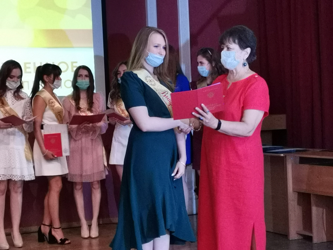  Вручение дипломов выпускникам колледжа 2021