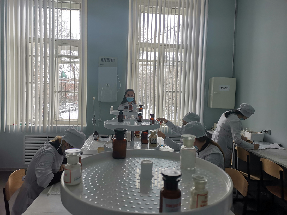 Итоги областного конкурса «Мастер – золотые руки» по специальности среднего профессионального образования 33.02.01. Фармация - регионального этапа Всероссийской олимпиады профессионального мастерства