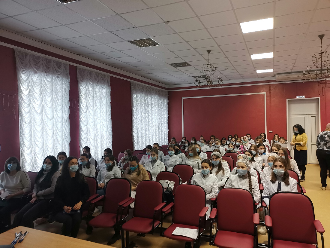 Служба содействия трудоустройству выпускников. Встреча выпускников специальности «Фармация» с представителями аптечной сети «Аптеки Плюс»