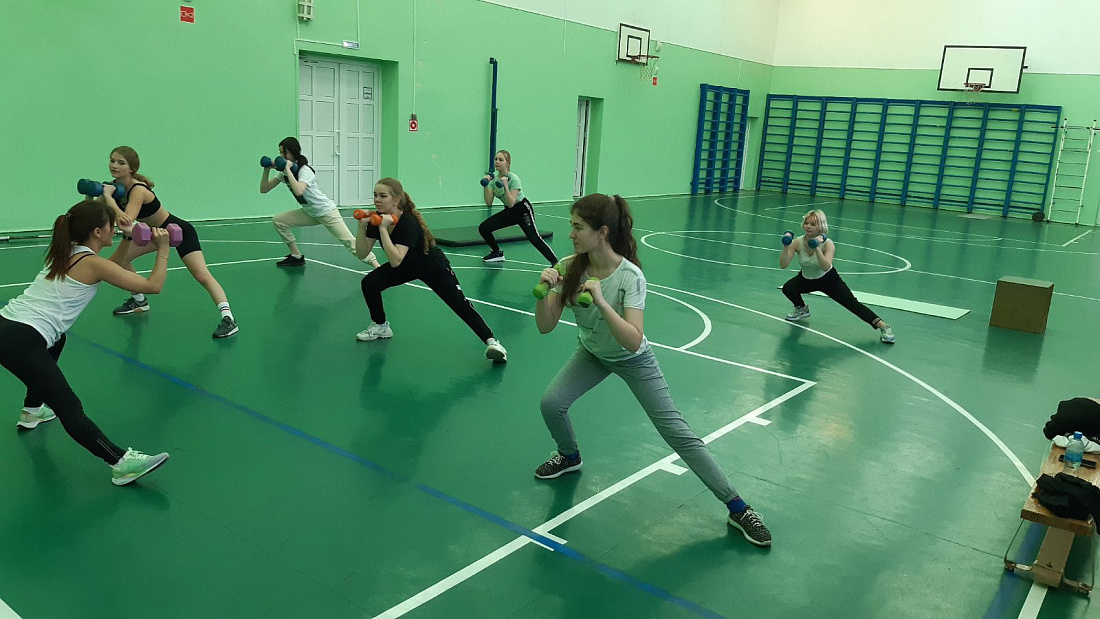 Фитнес  - зарядка «К здоровью через спорт»