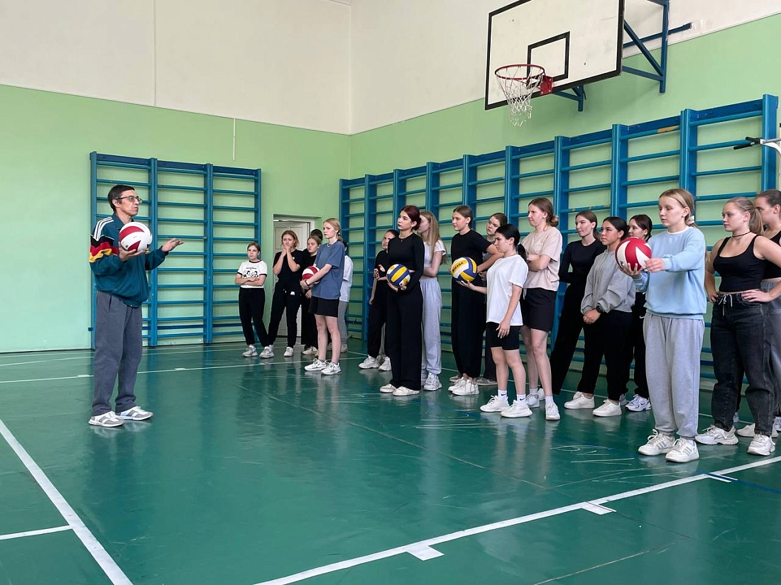 "Весёлые старты" для групп нового набора. 