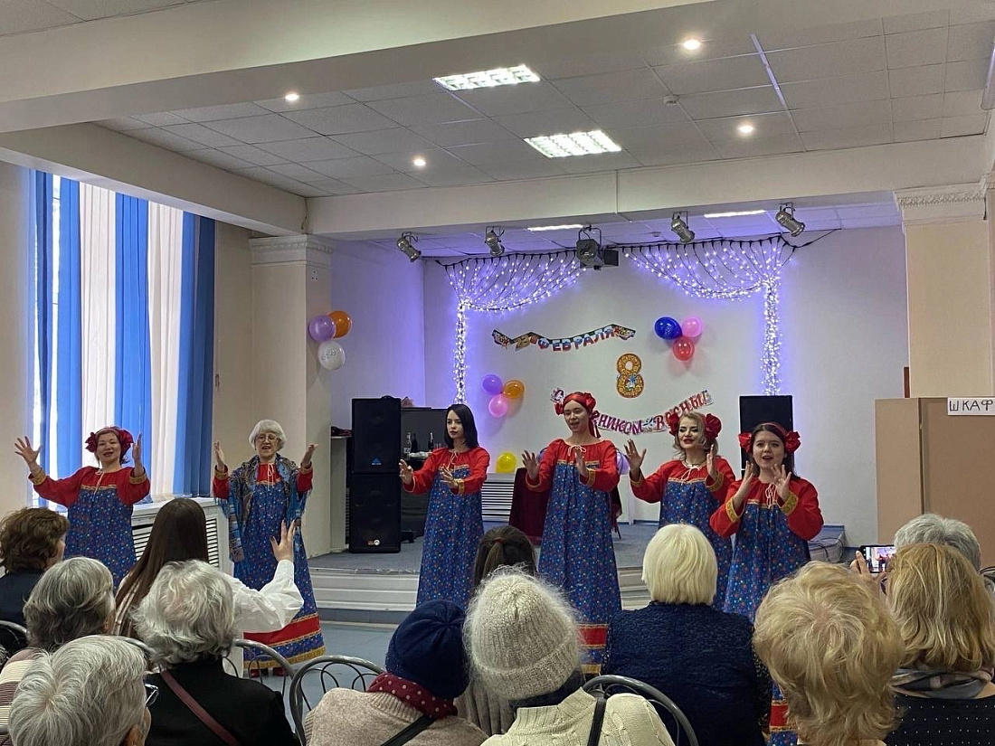 Выступление ансамбля жестовой песни «Живые руки»