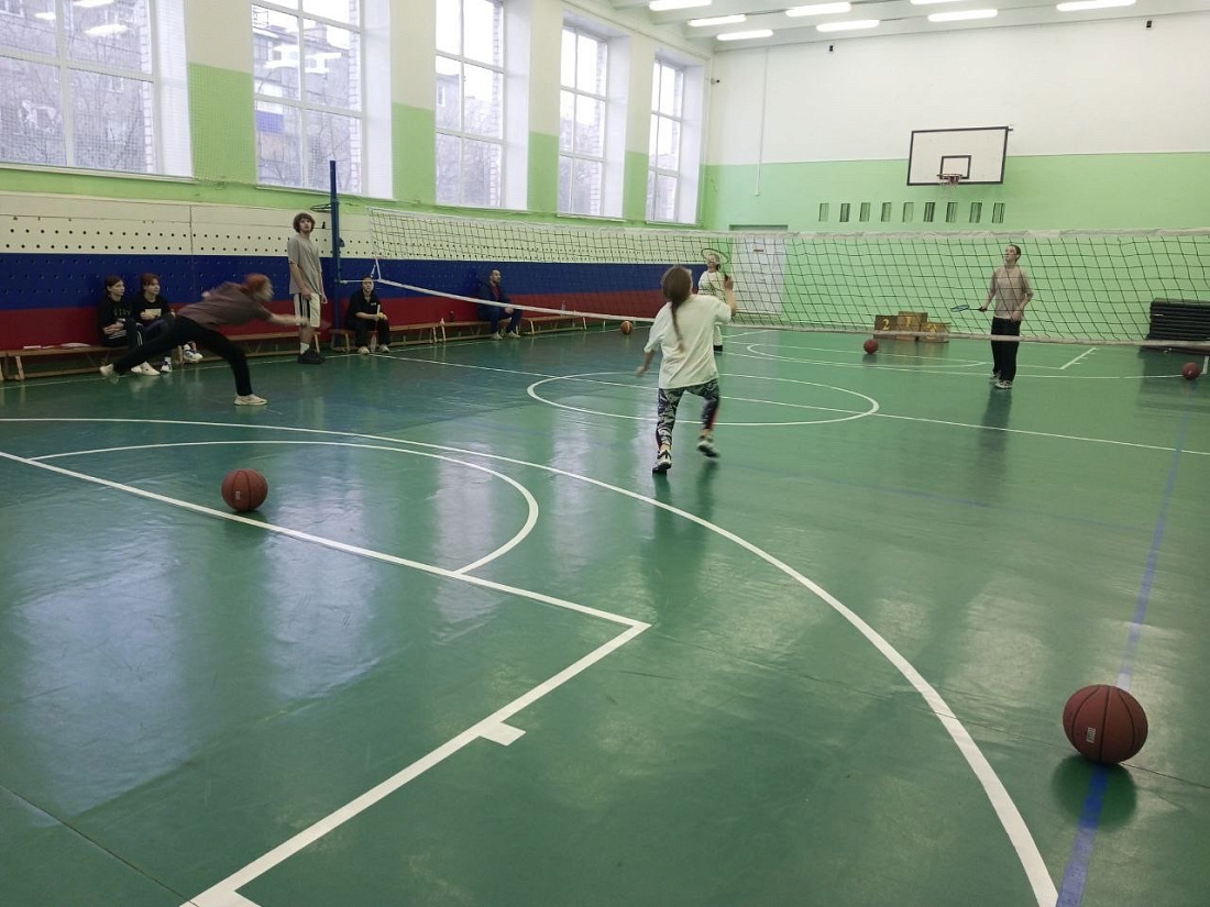 Соревнования  по бадминтону