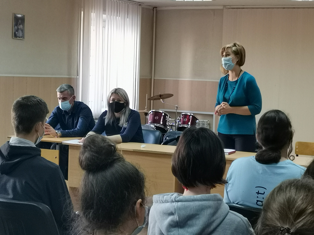 Встреча администрации колледжа со студентами нового набора, проживающими в общежитии.