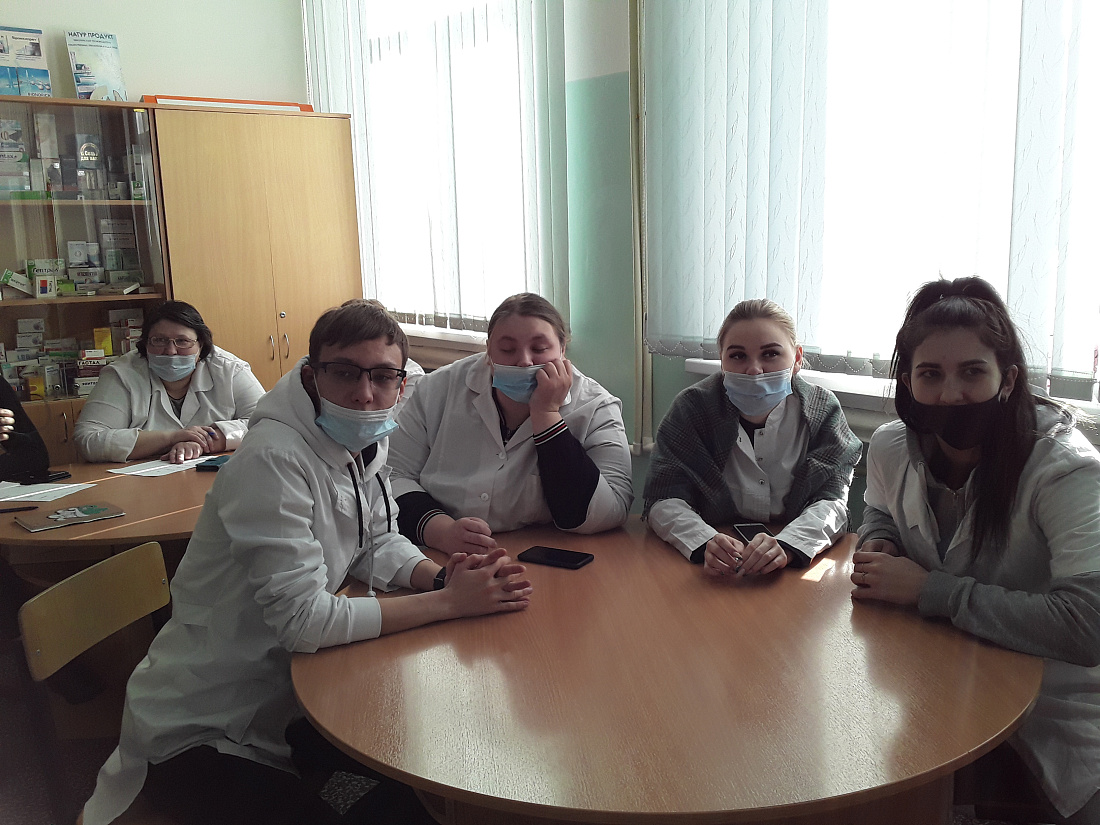 Декада специальности Фармация. Интеллектуальная игра «Умники и умницы»