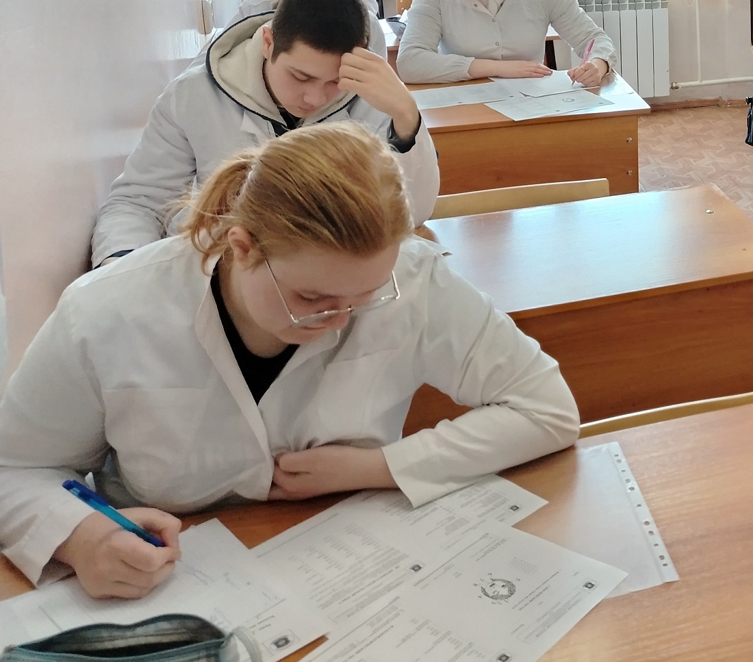 Декада специальности «Фармация». Олимпиада по иностранному языку