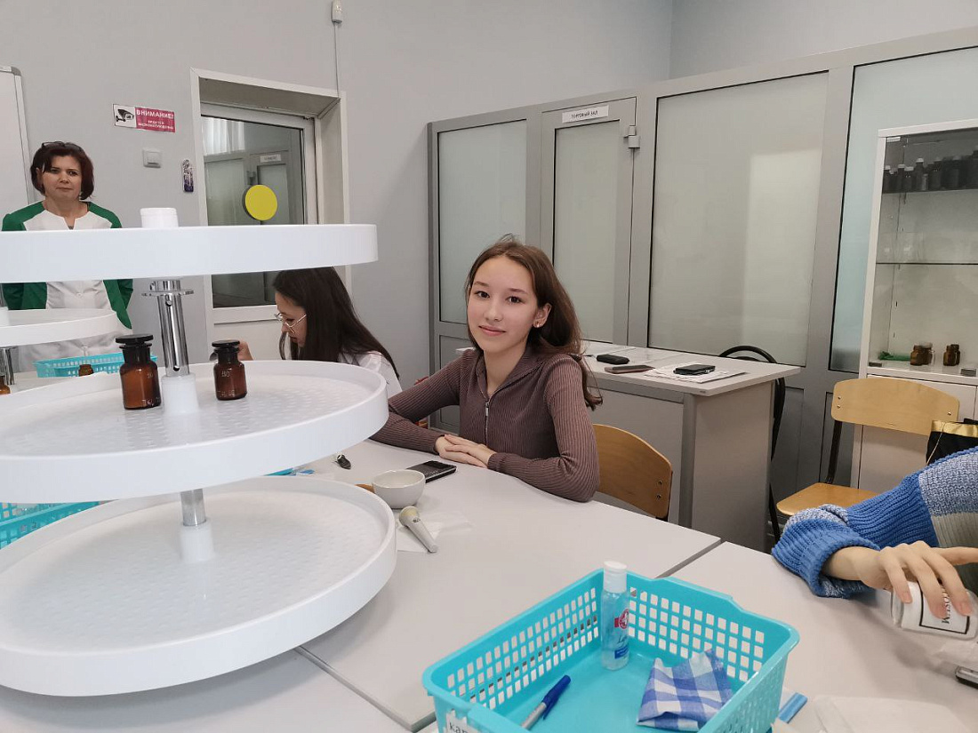 Федеральный проект «Билет в будущее». Профессиональная  проба «Фармацевт» 