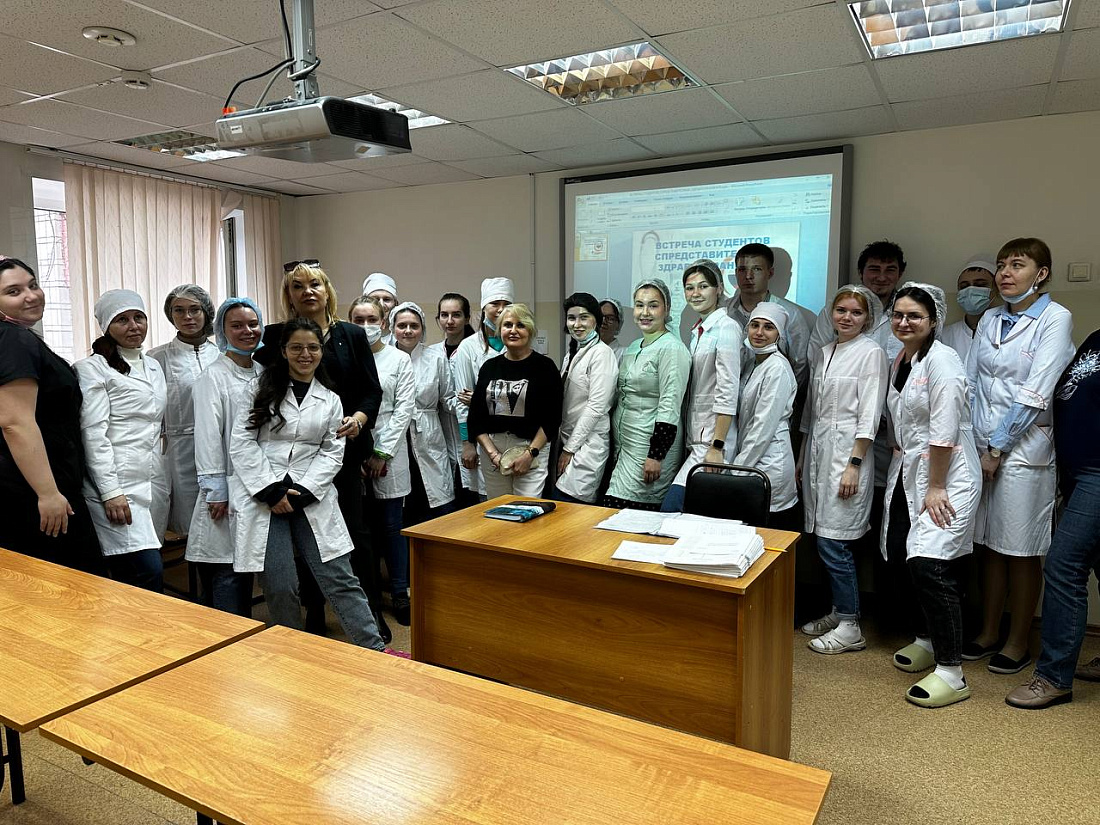 Служба содействия трудоустройства выпускников. Встреча студентов  колледжа с представителями  отрасли здравоохранения