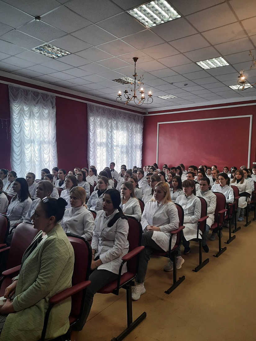 Служба содействия трудоустройства выпускников. Встреча с представителем Фармацевтической компании «Аптеки Плюс»