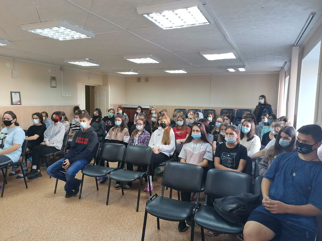 Встреча администрации колледжа со студентами нового набора, проживающими в общежитии.