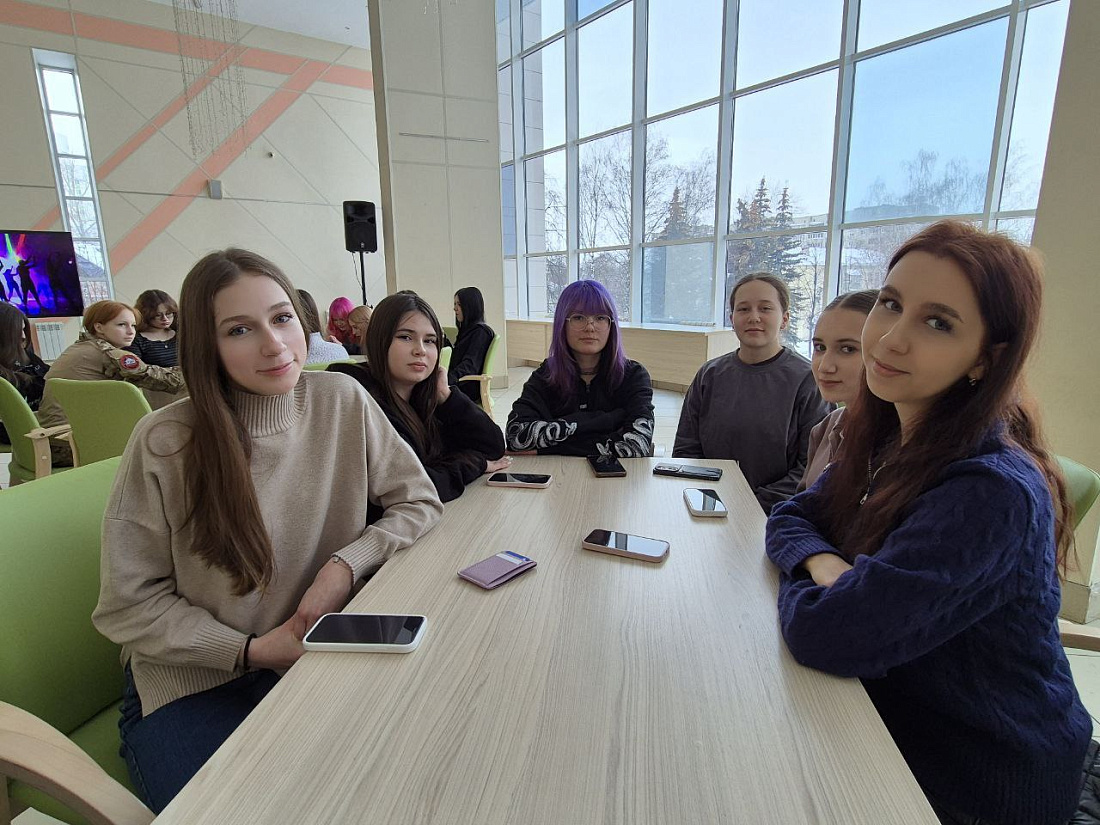 Студенты Ульяновского фармацевтического колледжа приняли участие в музыкально-патриотической игре «Моя любимая страна»