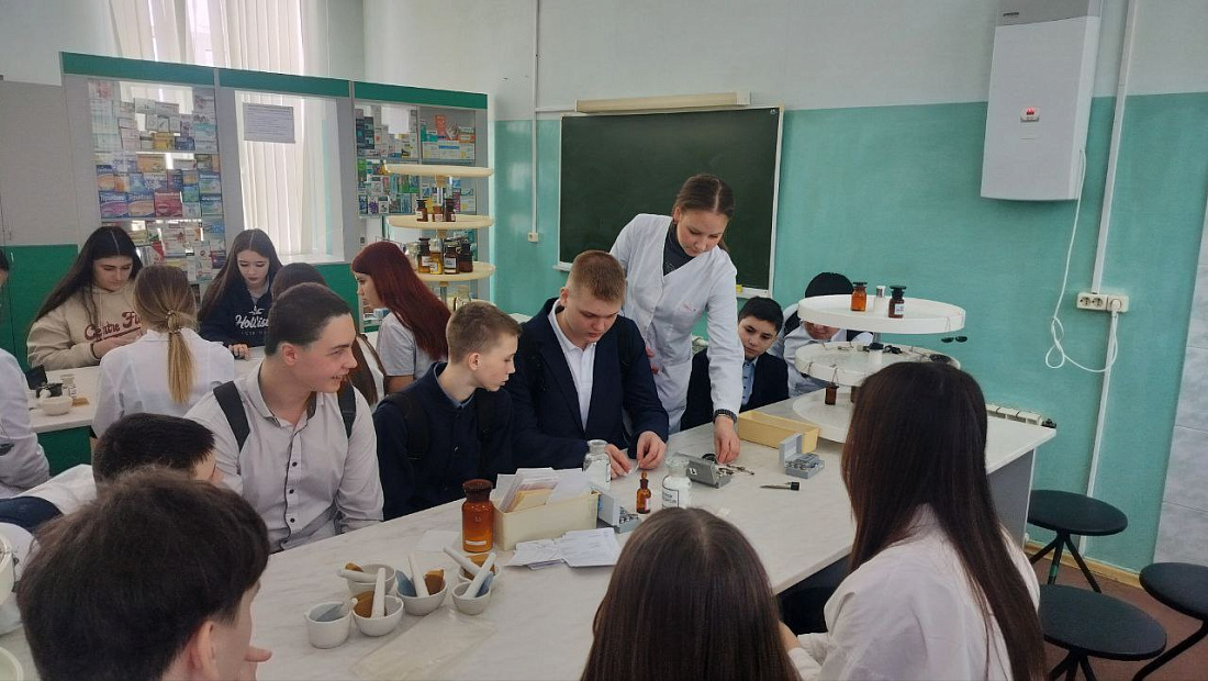 Региональный этап чемпионата Ульяновской области  «Профессионалы». Работа профориентационных площадок ФГБ ПОУ «УФК» Минздрава России.