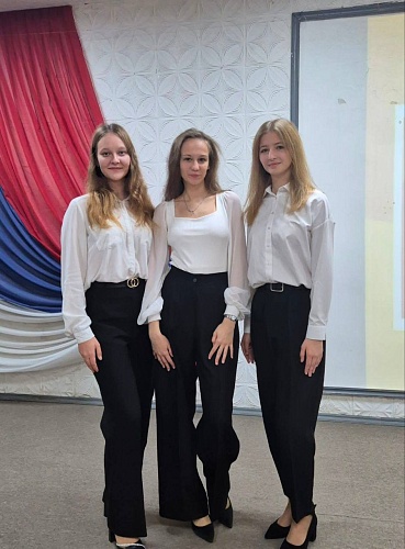 Ансамбль «Живые руки» принял участие в церемонии посвящения молодых специалистов УОКБ