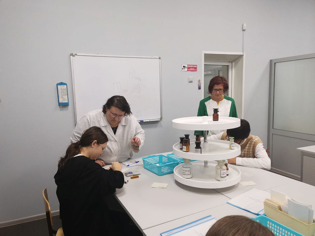 Федеральный проект «Билет в будущее». Профессиональная  проба «Фармацевт» 