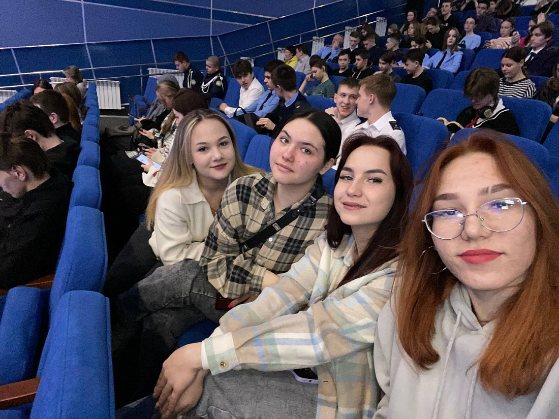 Всероссийский просветительский проект Знание. Кино. Студенты  посетили показ фильма «Русский реактор»