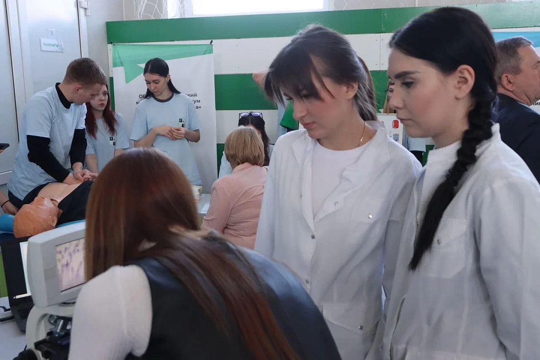 Работа профориентационной площадки на региональном фестивале «Содружество профессий»