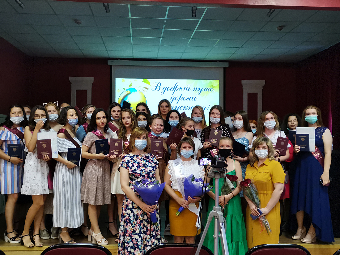  Вручение дипломов выпускникам колледжа 2021