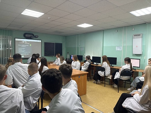 Урок здоровья в Ульяновском фармацевтическом колледже: студенты обсудили важность душевного благополучия Урок здоровья в Ульяновском фармацевтическом колледже: студенты обсудили важность душевного благополучия