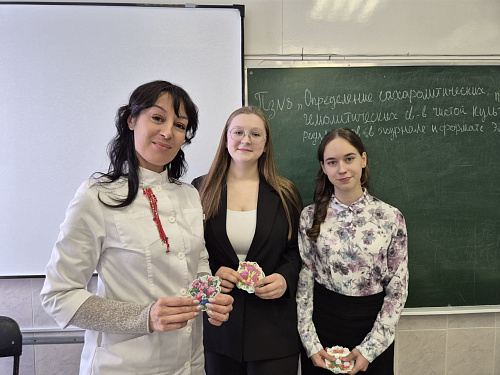 Праздничная акция «Букет поздравлений» прошла в Ульяновском фармацевтическом колледже